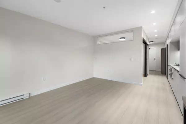 2015 St. Johns ST #105 Port Moody, BC V3H 0N5