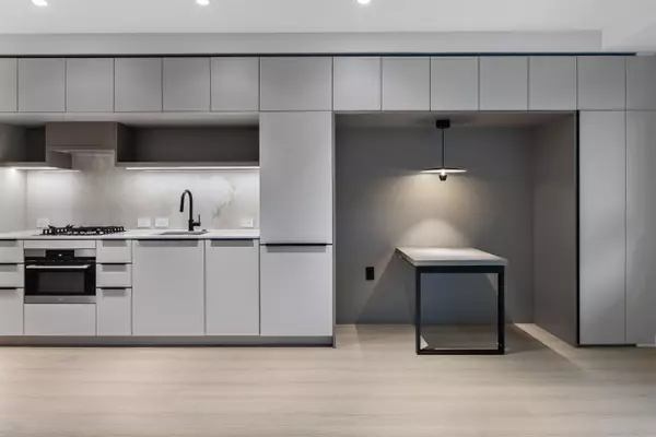 2015 St. Johns ST #105 Port Moody, BC V3H 0N5