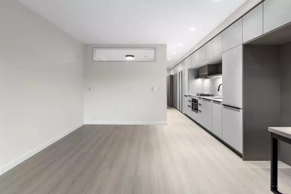 2015 St. Johns ST #105 Port Moody, BC V3H 0N5