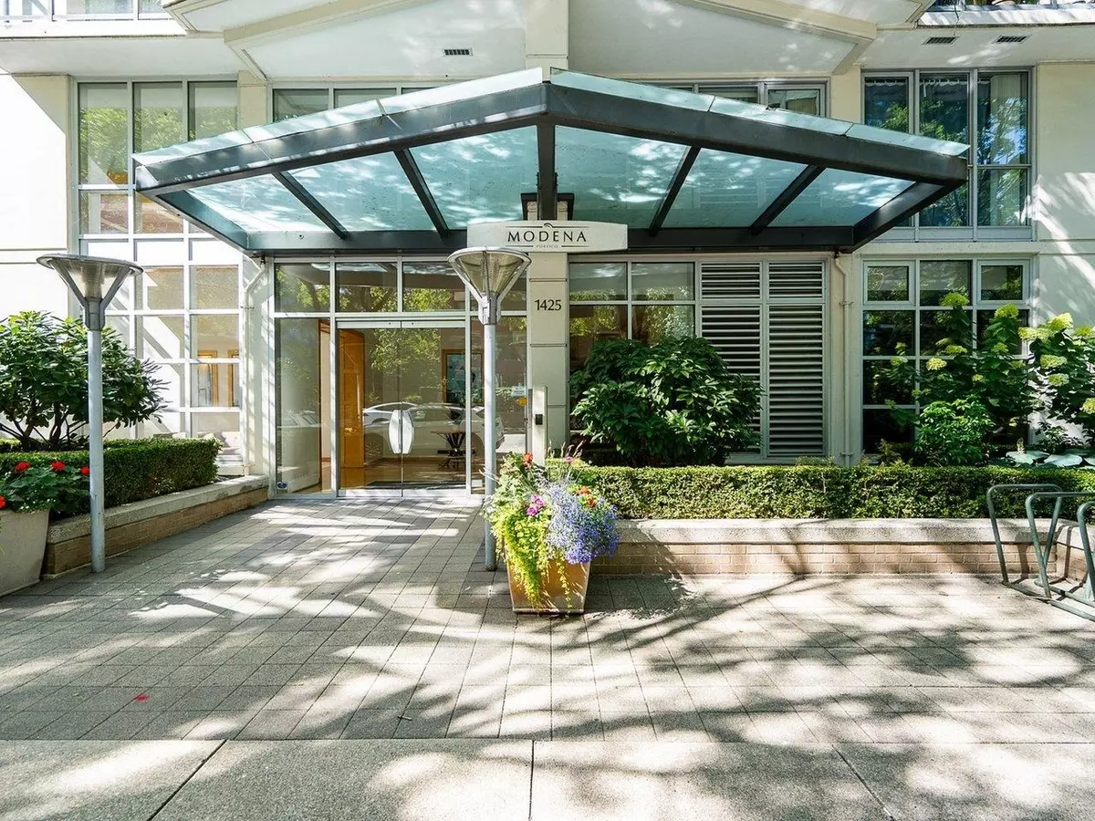 Vancouver, BC V6H 4G5,1425 W 6th AVE #403