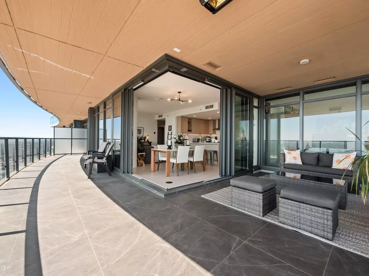 Burnaby, BC V5C 0N1,4880 Lougheed HWY #5306