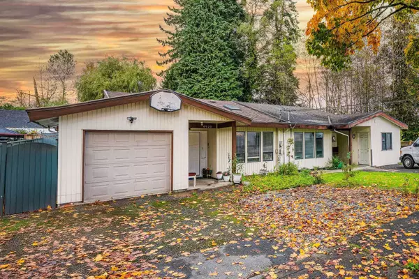 Burnaby, BC V5E 2M2,4920 Claude AVE