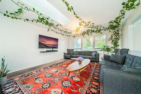 Burnaby, BC V5E 2M2,4920 Claude AVE