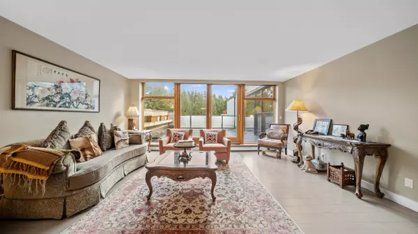 Vancouver, BC V6M 4H2,4900 Cartier ST #404