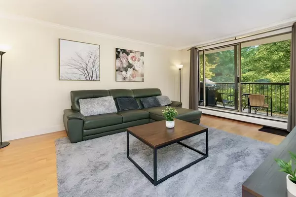 New Westminster, BC V3L 5C6,320 Royal AVE #405