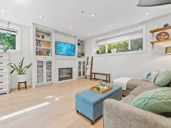 Vancouver, BC V5Y 1W8,165 W 14th AVE