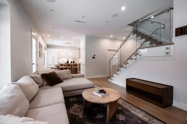 Vancouver, BC V6N 3B5,3337 W 40th AVE