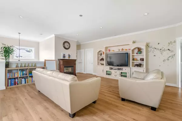 Burnaby, BC V5G 2Y1,4526 Inman AVE