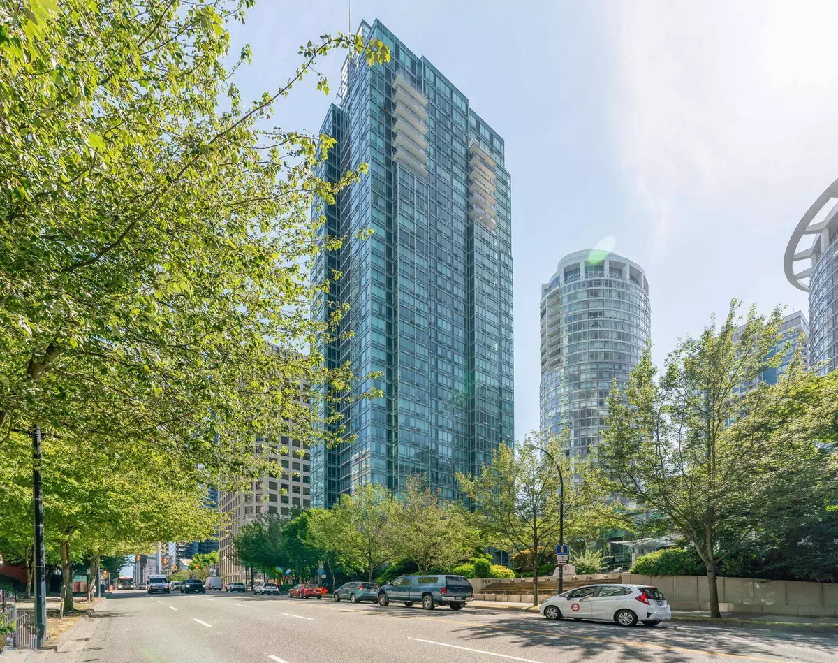 Vancouver, BC V6E 4R2,1200 W Georgia ST #706