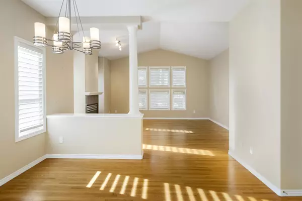 Surrey, BC V4A 1P8,13911 16 AVE #1