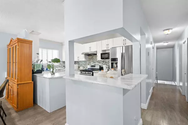 Surrey, BC V3R 2G4,13687 112 AVE