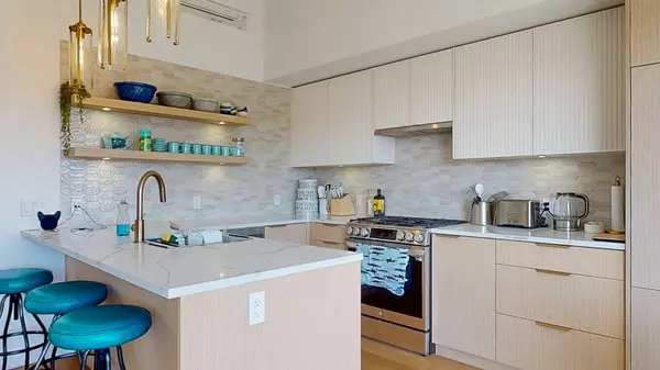 263 Gower Point RD #102 Gibsons, BC V0N 1V0