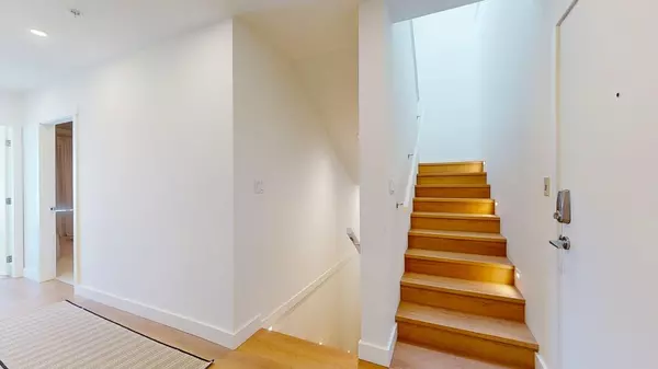 263 Gower Point RD #102 Gibsons, BC V0N 1V0