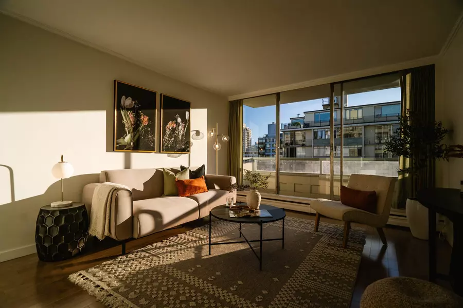 1967 Barclay ST #803, Vancouver, BC V6G 1L1