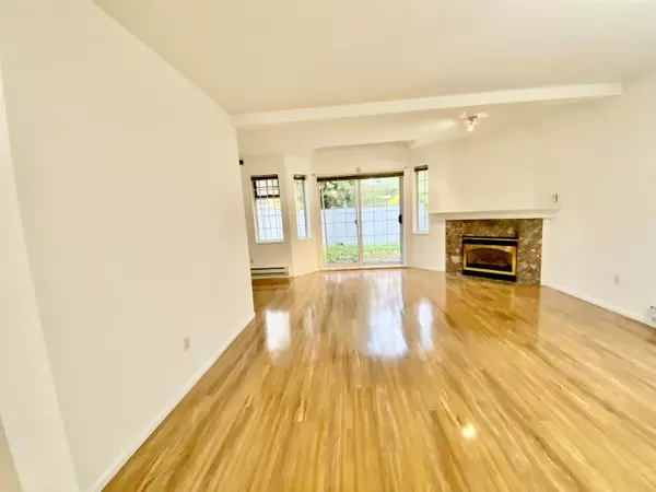 Burnaby, BC V3N 1H1,7128 18th AVE #30