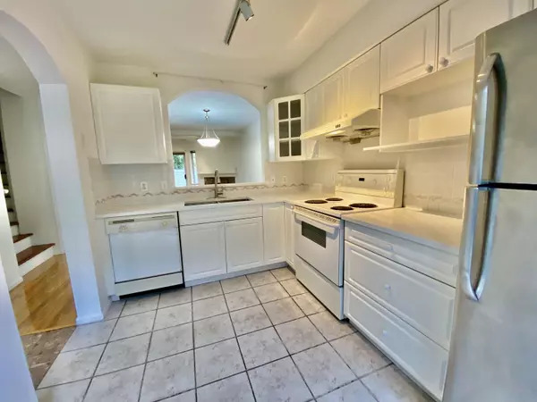 Burnaby, BC V3N 1H1,7128 18th AVE #30