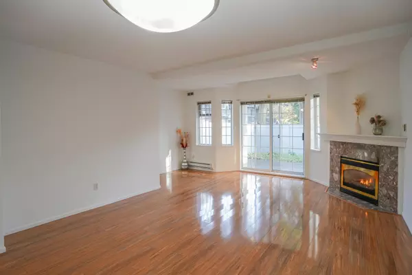 Burnaby, BC V3N 1H1,7128 18th AVE #30