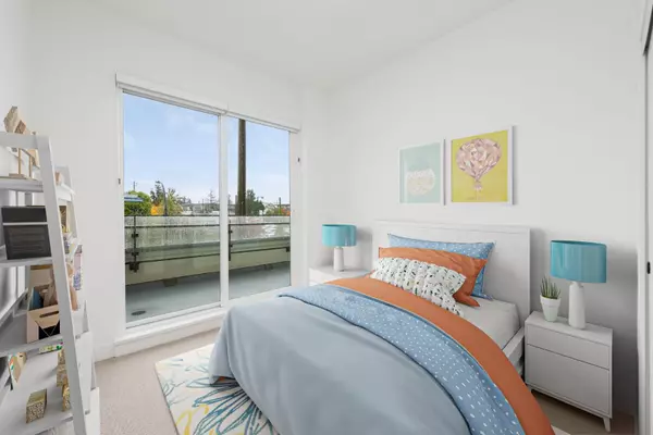 North Vancouver, BC V7L 0K1,422 E 3rd ST #361