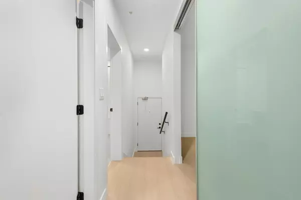 North Vancouver, BC V7L 0K1,422 E 3rd ST #117