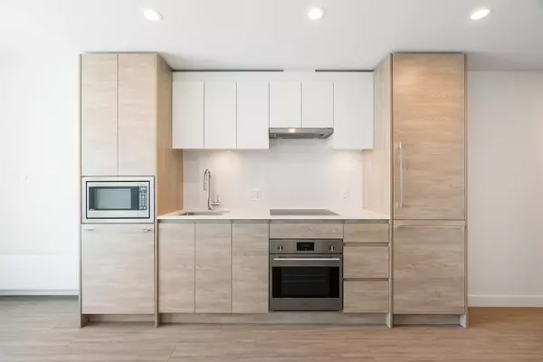 Surrey, BC V3T 0P7,13615 Fraser HWY #2301