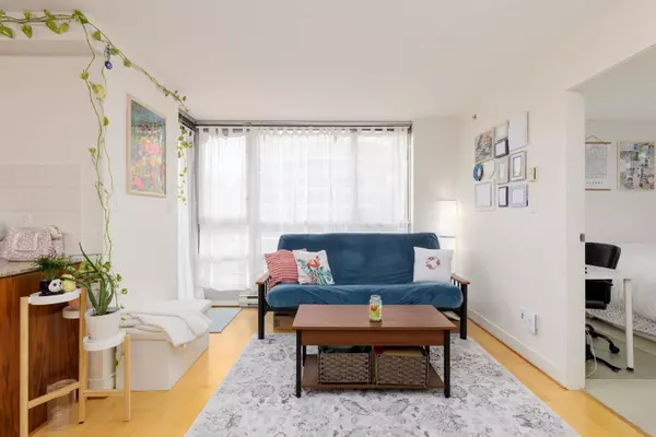 Vancouver, BC V6H 4J5,1030 W Broadway #401