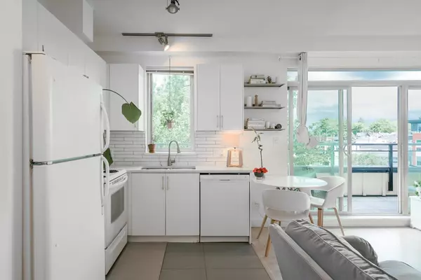 Vancouver, BC V5V 0A8,688 E 17th AVE #PH1