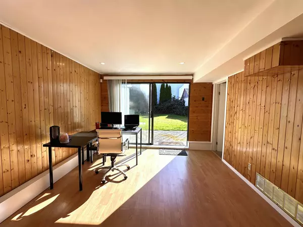 Richmond, BC V7A 2C7,9511 Pinewell CRES