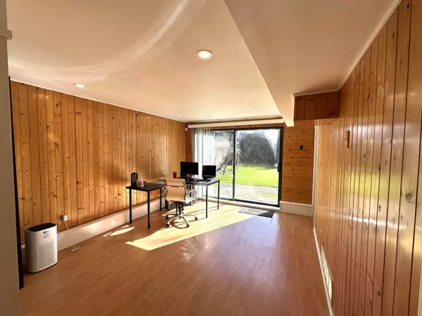 Richmond, BC V7A 2C7,9511 Pinewell CRES