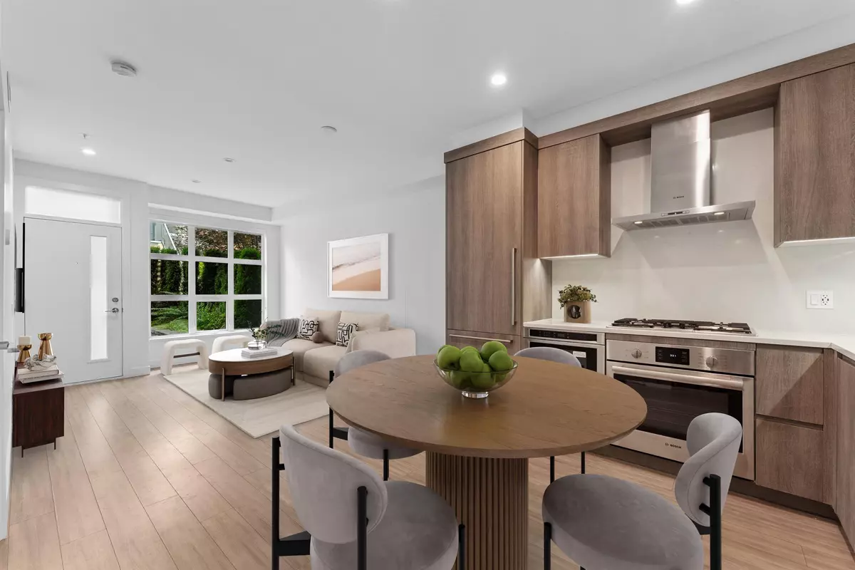 North Vancouver, BC V7P 1X4,2060 Curling RD #111