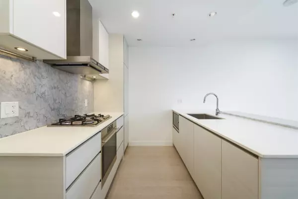 Burnaby, BC V5H 0H4,6098 Station ST #3501