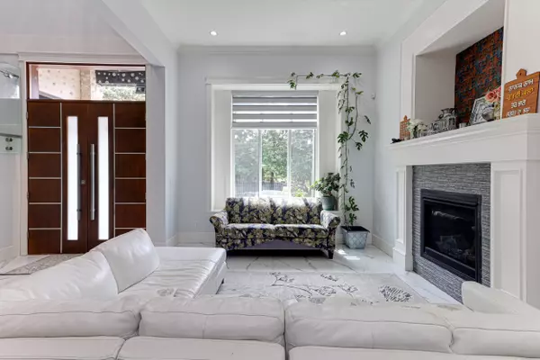 Surrey, BC V3W 0T2,12187 71 AVE