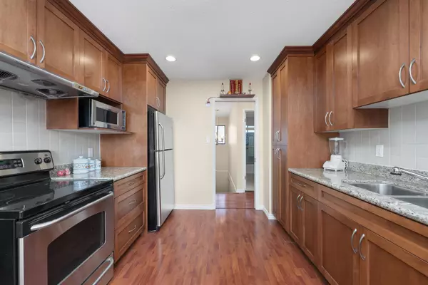 Richmond, BC V7A 4M1,8680 Demorest DR