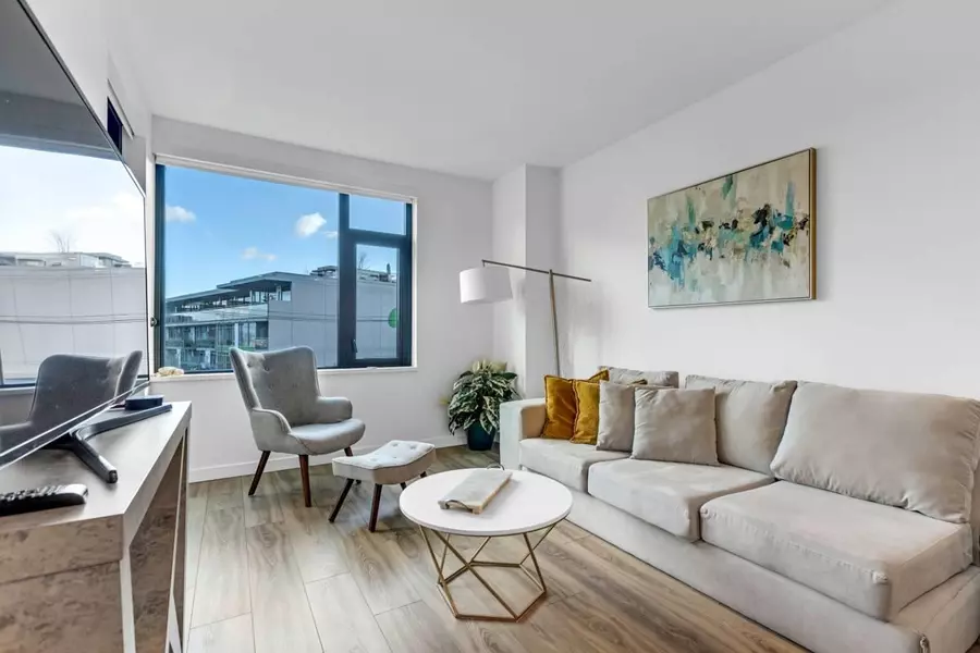 210 E 5th AVE #603, Vancouver, BC V5T 0K1