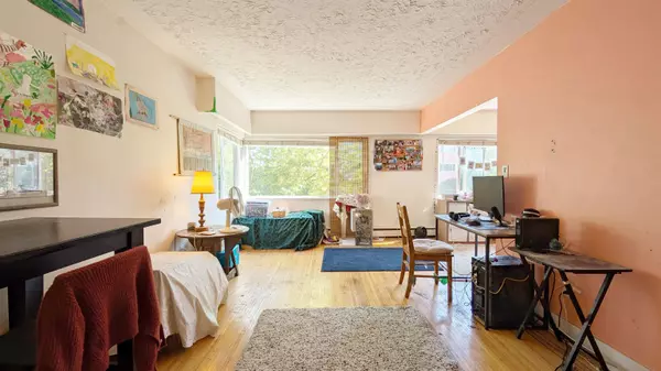 Vancouver, BC V6H 1N1,1075 W 13th AVE #101