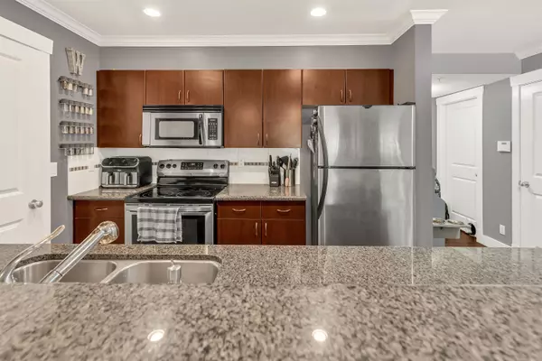 Abbotsford, BC V2S 8R2,33255 Old Yale RD #108