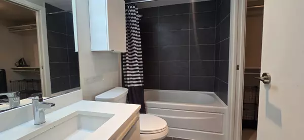 1323 Homer ST #805 Vancouver, BC V6B 5T1