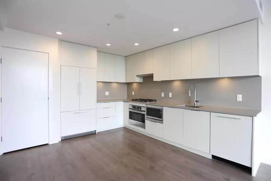 4465 Juneau ST #2104, Burnaby, BC V5C 0L8