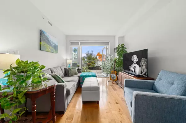 Vancouver, BC V5Z 0G9,4083 Cambie ST #205