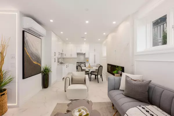 Vancouver, BC V7V 3P3,2016 W 15th AVE