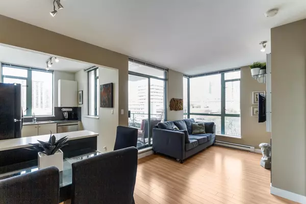 1238 Burrard ST #706, Vancouver, BC V6Z 3E1