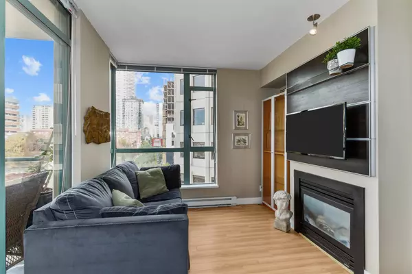 Vancouver, BC V6Z 3E1,1238 Burrard ST #706