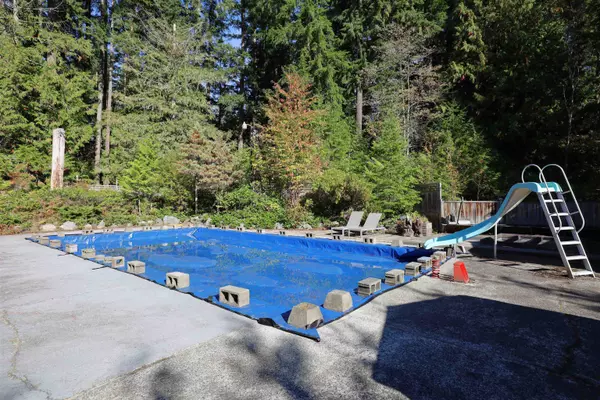 Gibsons, BC V0N 1V4,588 Veterans RD