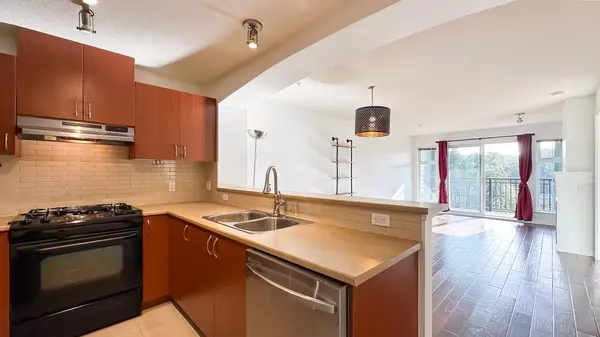 Burnaby, BC V3N 0A6,9098 Halston CT #310