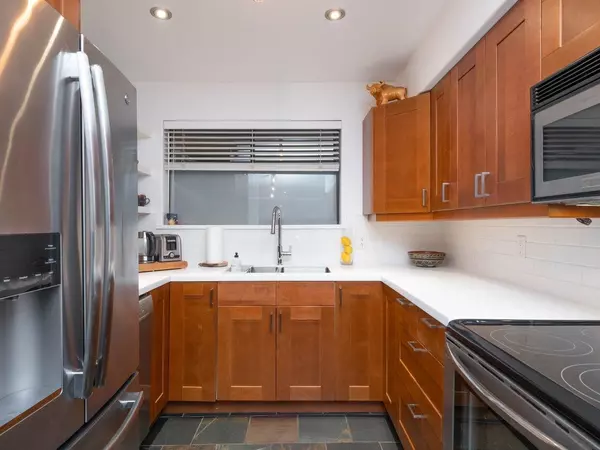 2151 Banbury RD #9 North Vancouver, BC V7G 1W7