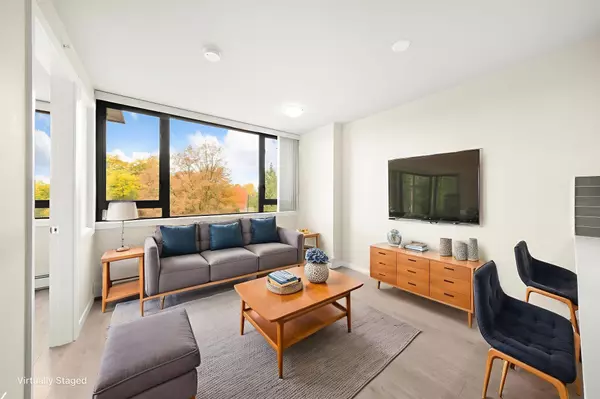 Vancouver, BC V5R 5H4,2711 Kingsway #308