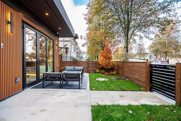 Vancouver, BC V5K 2M4,2460 Adanac ST #1