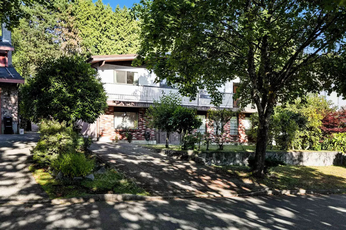 Burnaby, BC V5A 3Z3,1362 Phillips AVE