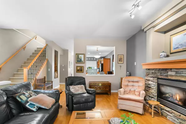 Maple Ridge, BC V4R 2W9,23635 Dewdney Trunk RD