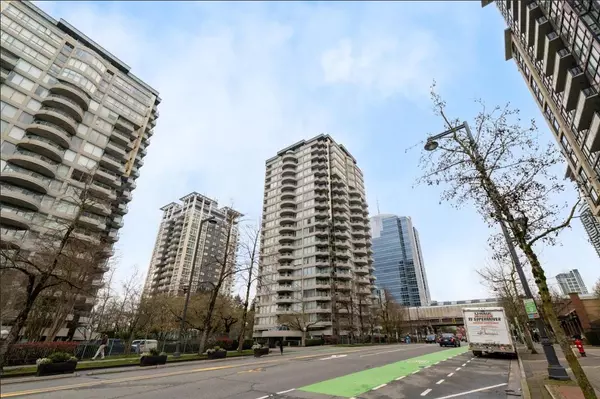 13383 108 Ave #1402, Surrey, BC V3T 5T6