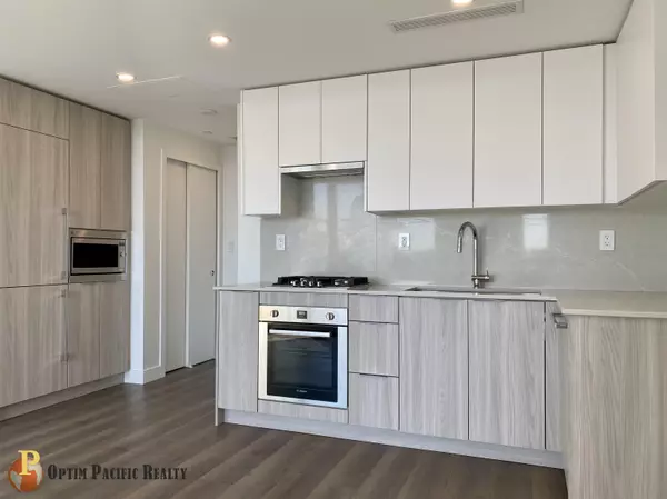 Coquitlam, BC V3K 0J3,901 Lougheed HWY #15XX